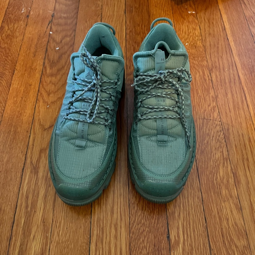 Jordan Visionary Air Sneaker